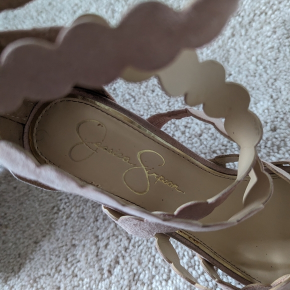 Jessica Simpson Pink Heels - Picture 2 of 4